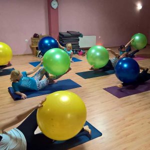 zajecia-joga-na-pilkach